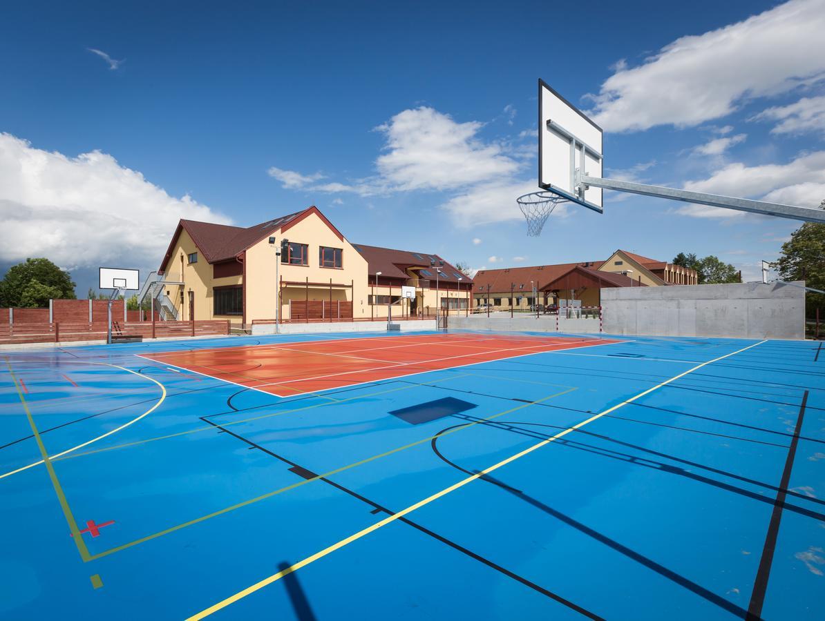 Sport Relax Hotel Na Kopecku Krinec Экстерьер фото